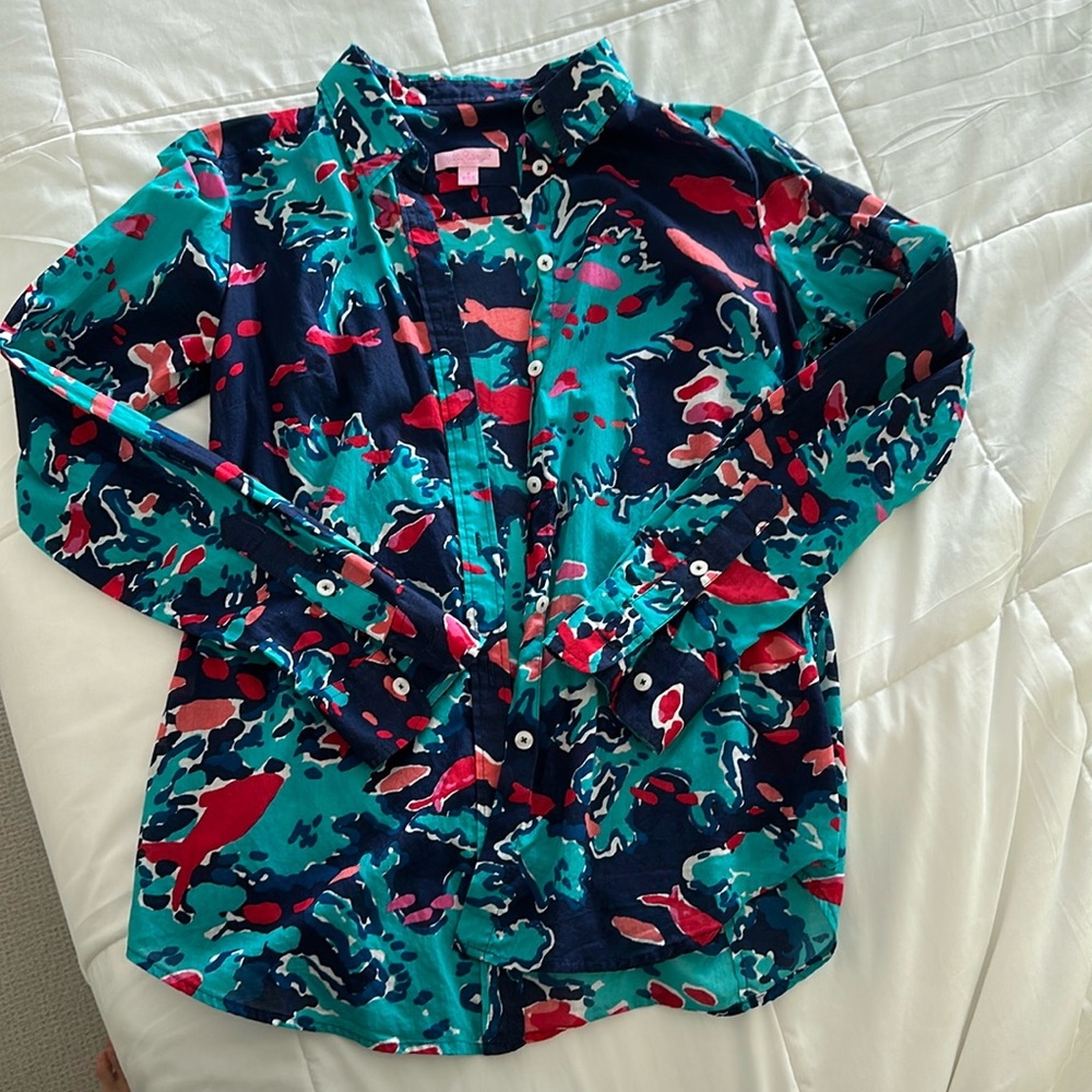 Lilly Pulitzer Navy and White button down long sleeve shirt Size 8